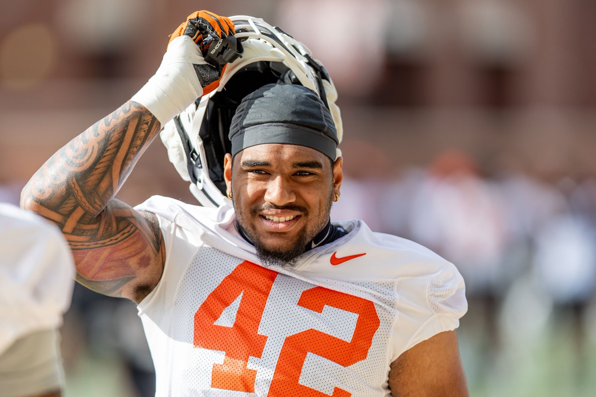 All smiles because it’s practice day 🤠
