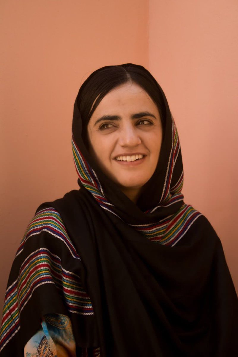 میری بہن، ڈاکٹر ماہ رنگ بلوچ کی رہائی کی خبروں میں کوئی صداقت نہیں۔ میں اپنے خاندان اور دیگر افراد کے ساتھ ہُدہ ڈسٹرکٹ جیل میں موجود ہوں۔ جیل انتظامیہ کا کہنا ہے کہ انہیں اس حوالے سے کوئی نوٹیفیکشن موصول نہیں ہوئی۔ صوبائی حکومت کے ساتھ کسی معاہدے یا مشروط رہائی کی خبریں مکمل طور