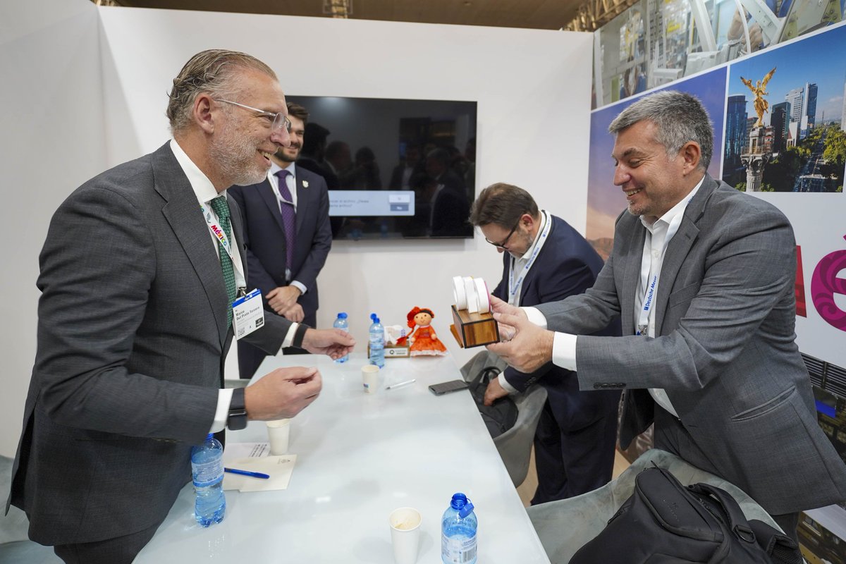 En <a href="/hannover_messe/">HANNOVER MESSE</a>, me reuní con la empresa #Kostal, hablamos del estatus de sus operaciones en el estado, los planes de crecimiento que tienen y las oportunidades para fortalecer la industria automotriz. Con empresas como estas, impulsamos el desarrollo tecnológico y la