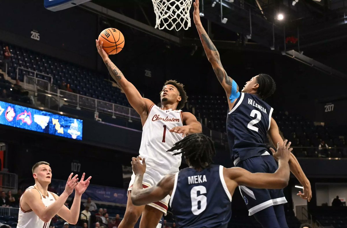 College of Charleston G AJ Smith will enter the transfer portal, he tells TPR. 

Smith averaged 11.5 points and 3.1 rebounds per game this season!