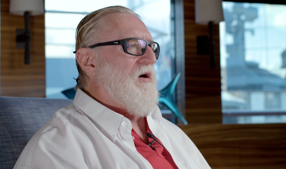 richterovertime's tweet image. Gabe Newell confirms next Half-Life games will be VR-only:
"With the recent reaction to HL2 RTX, we've realized the traditional format just feels outdated. Going back to flat-screen Half-Life would feel like a step backwards."