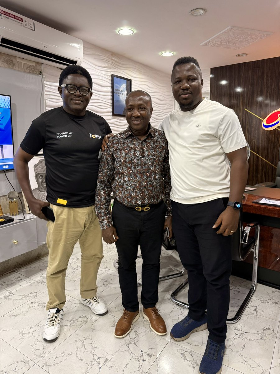 Fagalex_GDS's tweet photo. Diving deep into the Southwest consumer electronics market with the best! Thanks, Mr. Odetayo! #TOLEX #marketpenetration #electronics https://t.co/ZGt1vMGl1u