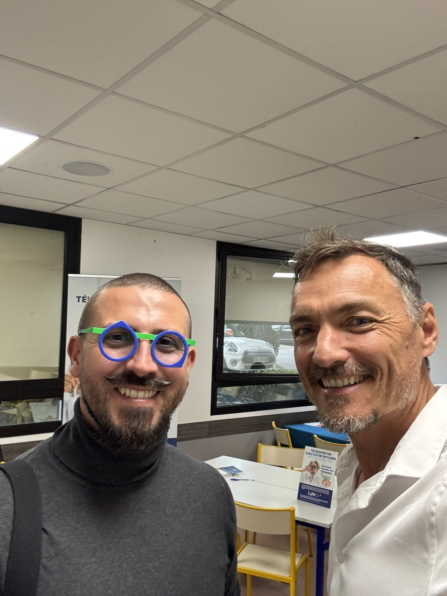 JV_Desens's tweet photo. Quel bonheur d’échanger avec les étudiants futurs opticiens durant la journée JOB MEETING  à l’Institut Supérieur d'Optique de Marseille.
L’ocasion de présenter les sociétés @LyleooSolution et @LaBranche06220  et de définir les profils que nous recherchons. https://t.co/hvNksVUxJx
