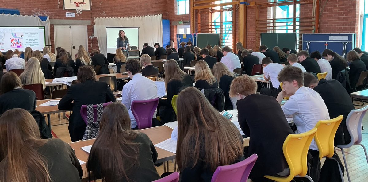 Yesterday, we were thrilled to welcome <a href="/UnitedLearning/">United Learning</a> #RE Adviser for the South Coast. Our Year 11s received a bespoke revision session in preparation for their #GCSE  exam in May. Not long to go until exams start! 📖💪