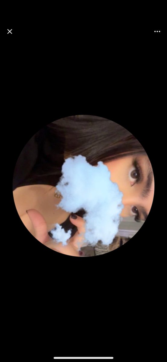 MannyyManolooo's tweet photo. @jmenbrll T’es complexé ou quoi jvoit tu cache ton visage ? au moins moi j’assume petite, t’es typiquement le genre de qik qui me suce tout les jours 🤣🤣🤣🤣🤣 https://t.co/20Cz8EHm3N