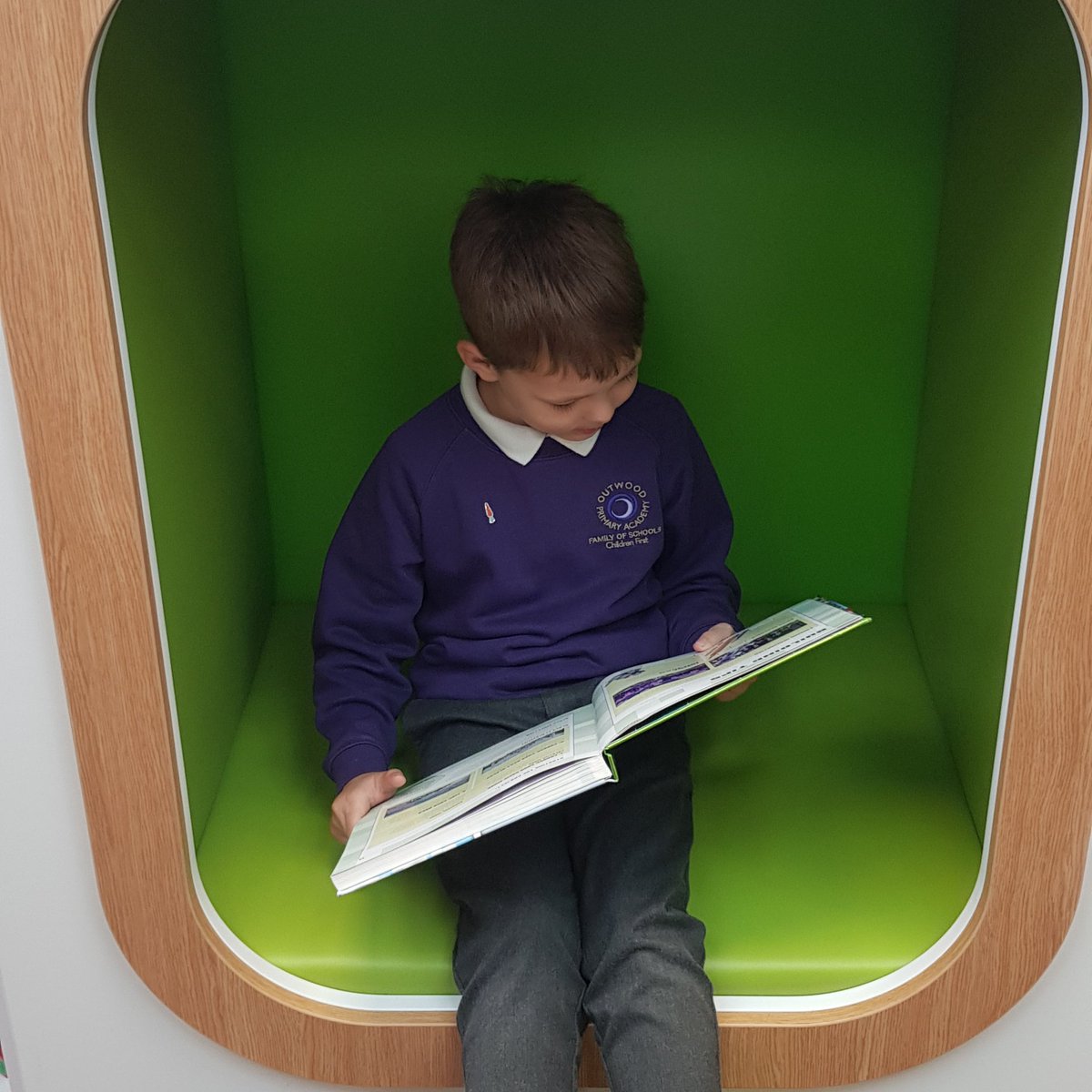 Today, our brilliant Reading Ambassadors helped the <a href="/Mayor_Barnsley/">Mayor of Barnsley</a> cut the ribbon to officially open the newly refurbished Darfield Library. Go and visit the library, it is superb! <a href="/BarnsleyLibs/">Barnsley Libraries</a>
