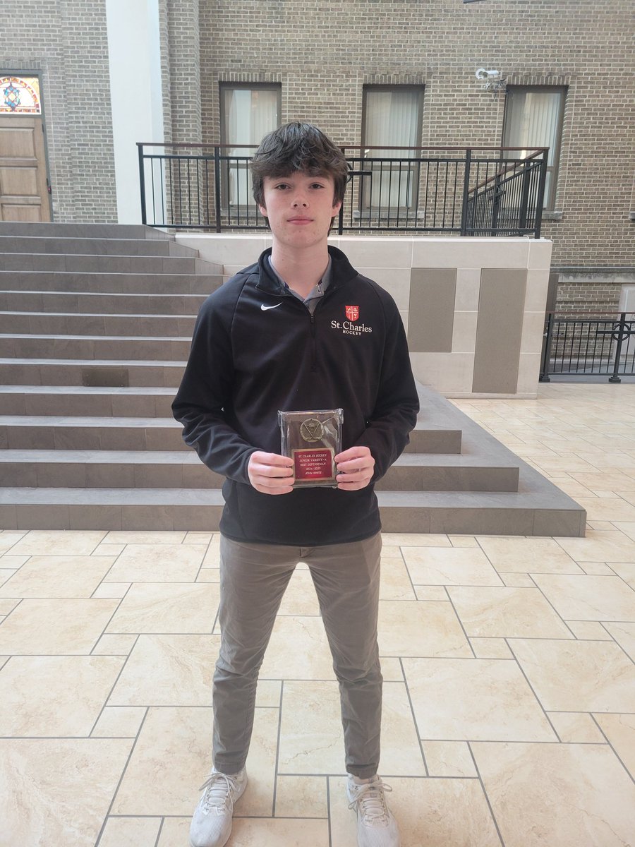 John White received our JV-A Best Defenseman Award for the 2024-25 season!

Congratulations, John!