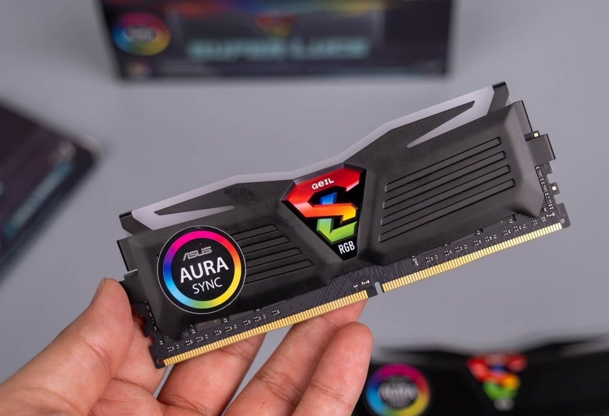 GeILMemory's tweet photo. These stealth Black GeIL Super Luce RGB RAM sticks feature an exclusive, stunning RGB light bar, delivering unleashed power.
#SUPERLUCE #Memory #Ram #PCGamer #rgbmemory #pchardware #gamingrig #PcGaming #Gaming #Gamers #pcrig https://t.co/sYagq0QS5E