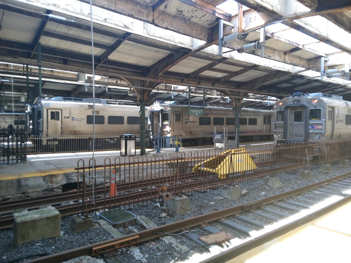 Pokemonfan232's tweet photo. 3 New Jersey Transit trains at Hoboken https://t.co/VaA3g6UlYZ