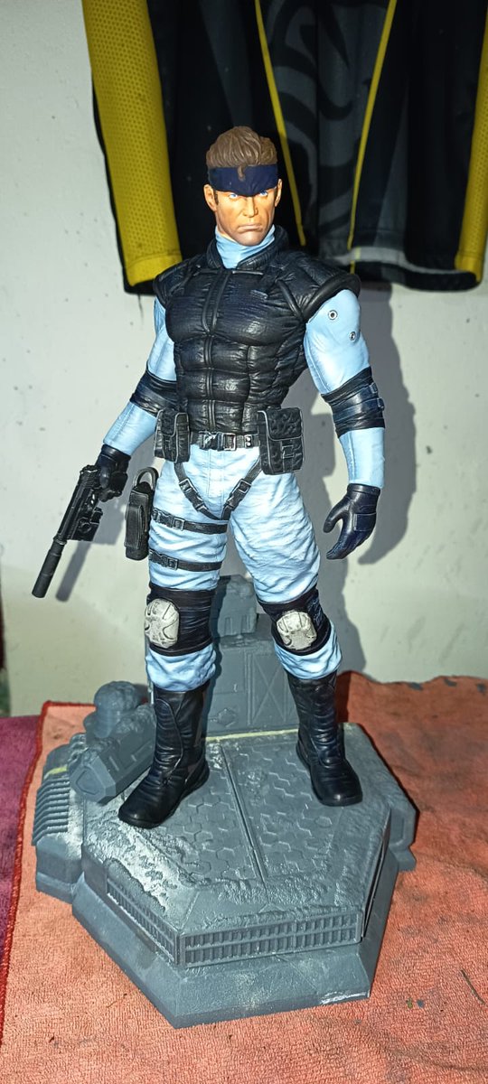 Buenas tardes

Vamos a ver si terminamos de pintar al señor SOLID SNAKE

kick.com/nano-astur