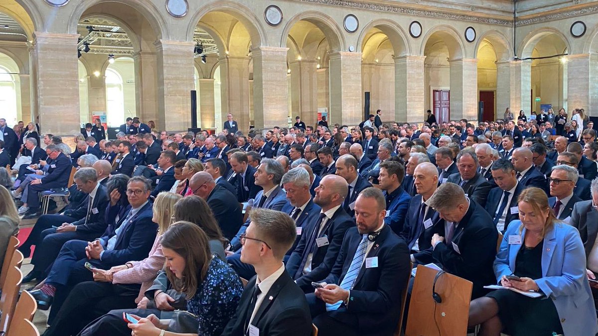 Honoured to address a high-level audience, led by President <a href="/EmmanuelMacron/">Emmanuel Macron</a> of France and King Frederik X &amp; Queen Mary of Denmark, at the 🇫🇷-🇩🇰 Economic Forum in Paris

I highlighted the importance of energy, including renewables &amp; nuclear, for economic competitiveness &amp; security