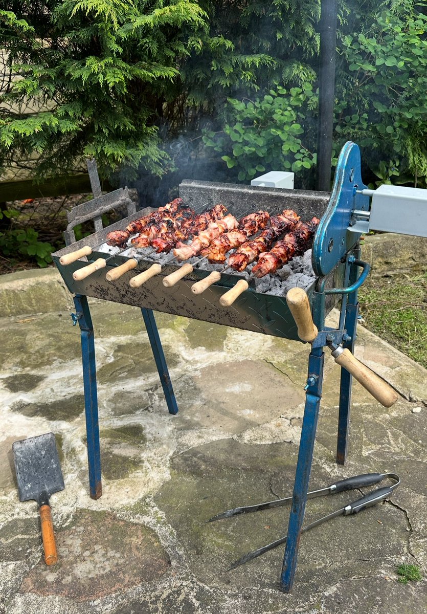 CyprusBBQ's tweet image. What a beautiful sunny April 1st here in the UK 🇬🇧 - May the good weather continue 🌞 - Here’s a photo of some after work souvlakia 😋😋

cyprusbbq.co.uk

#souvlakia #cyprusbbq #ukbbq #bbquk #barbecue #springbbq #skewers #bbq