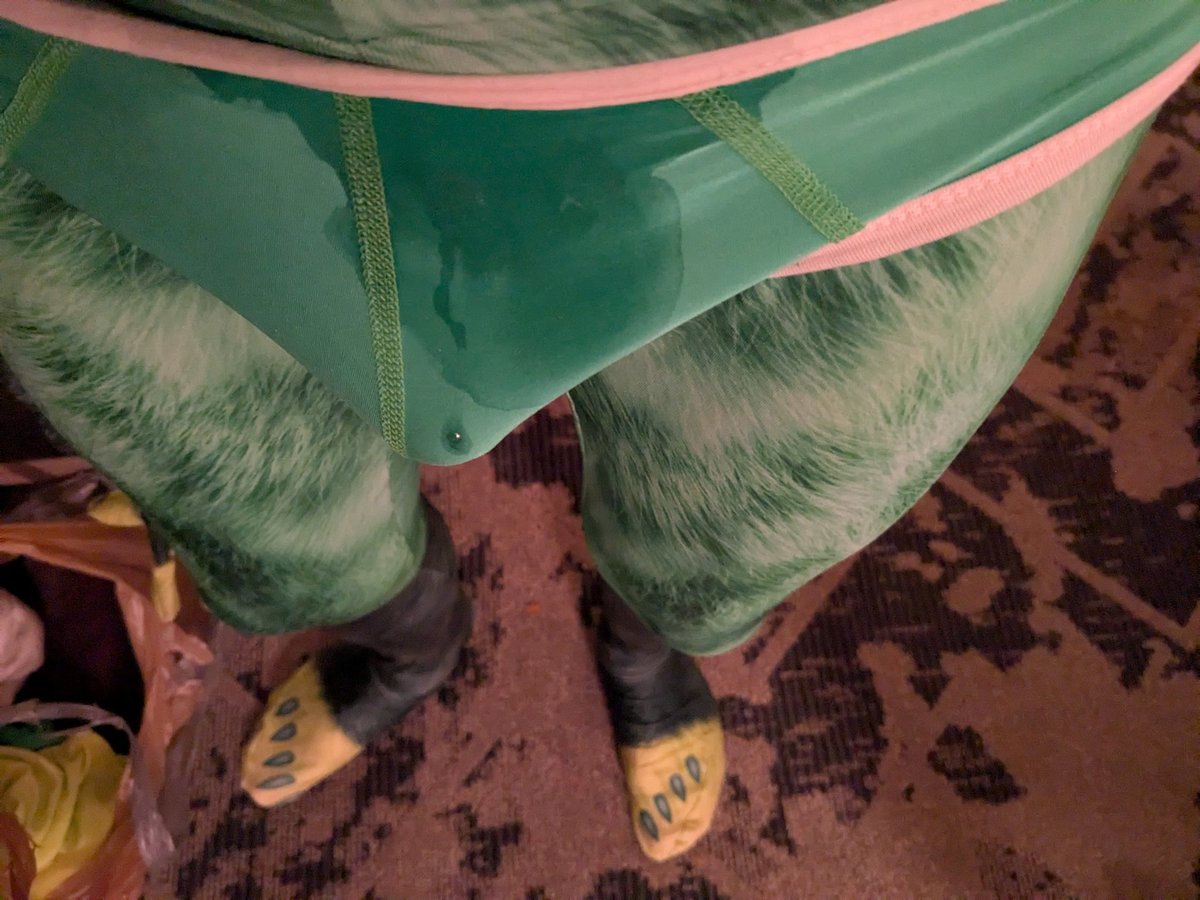 Close up of the bun stain

Everyone at the party teased me about it 🥺