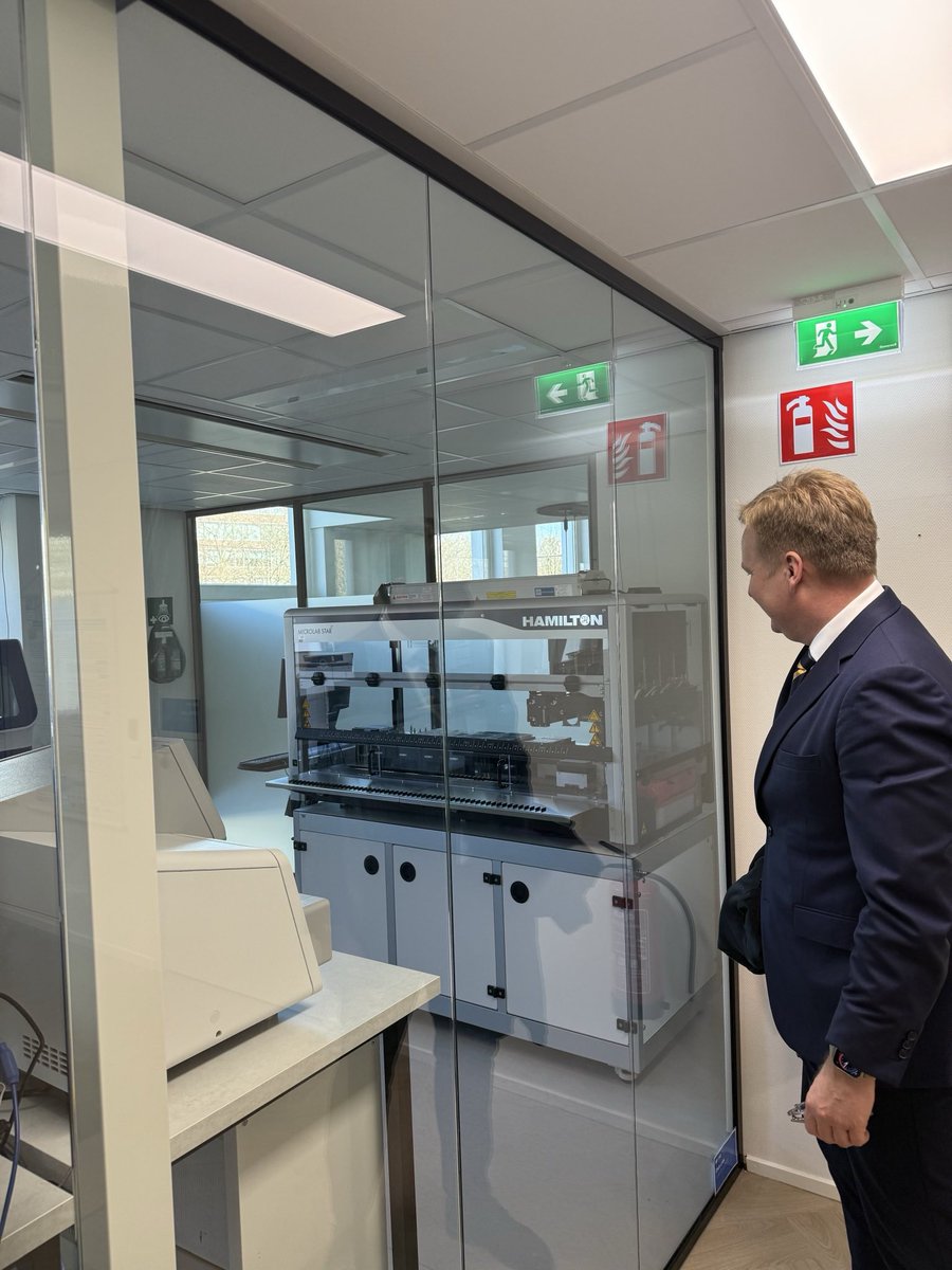 Interesting meeting with <a href="/KatBomberger/">Kathryne Bomberger</a> at <a href="/TheICMP/">ICMP</a> in The Hague today. Got a very good insight in their work on state-of-the-art DNA analysis crucial to resolving issues related to Missing Persons’ cases.