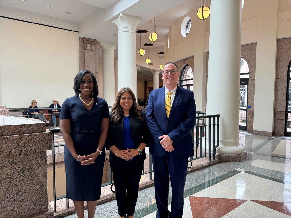 GoodwillNCT's tweet image. Our team is at the Texas State Capitol today, meeting with legislators to advocate for policies that help people find jobs, earn paychecks and build skills for a better future. Together, we’re creating opportunities that strengthen families &amp;amp; communities! #PowerofWork