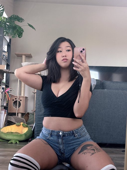 Watch 🤍 uwu tofu 🤍's leaked NSFW photo on TwXstars