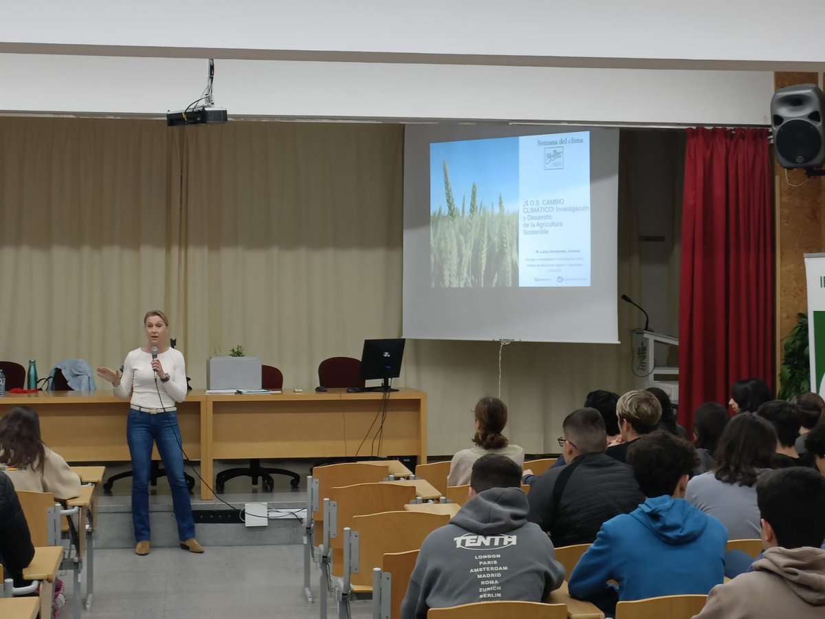 Mª Luisa Hernández (@luisaherjim) on Twitter photo Se acerca la PAU y para ayudar a los alumnos de 2º bachillerato a decidir sobre su futuro he visitado el IES Los Alcores y el IES Triana <a href="/iestriana/">IES Triana</a>, para que conozcan de primera mano nuestra investigación para la mejora vegetal en el <a href="/IBVF_Sevilla/">IBVF</a>. Os esperamos en la <a href="/unisevilla/">Universidad de Sevilla</a>! Se acerca la PAU y para ayudar a los alumnos de 2º bachillerato a decidir sobre su futuro he visitado el IES Los Alcores y el IES Triana <a href="/iestriana/">IES Triana</a>, para que conozcan de primera mano nuestra investigación para la mejora vegetal en el <a href="/IBVF_Sevilla/">IBVF</a>. Os esperamos en la <a href="/unisevilla/">Universidad de Sevilla</a>!