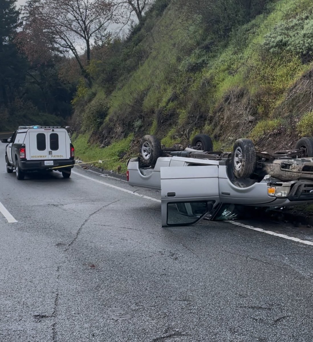 🚨 With today’s wet weather, we’ve responded to multiple crashes, including this solo rollover on SR-17. Roads are slick—slow down, increase following distance, and stay distraction-free. Thankfully, the driver was uninjured. Stay safe!