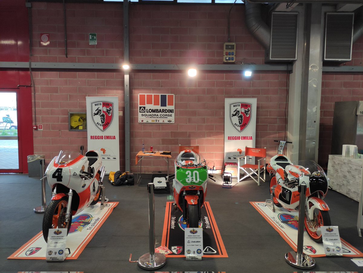 RE2000FALCO's tweet photo. Scuderia Lombardini RE2000 presente al #motoexibhition a #Modena (Da notare i nomi dei progetti con frasi dialettali reggiane) https://t.co/M1NggJxHtN