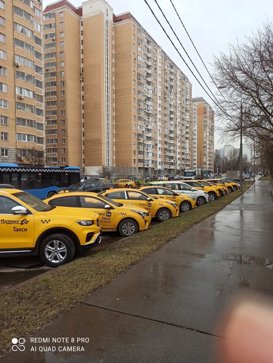 solncevskie's tweet photo. Таксисты устроили парковку у 17 больн��цы
(От подписчицы)
Продолжение в https://t.co/MDwB1nQVl7 или https://t.co/YUHhOnKw4W
#СолнцевскийРайон #Солнцево #НовоПеределкино #Внуково #СолнцевоПарк #ПеределкиноБлижнее #Румянцево #МещерскийПарк #ТатьянинПарк #ЖКЛучи https://t.co/OehlgntmXG