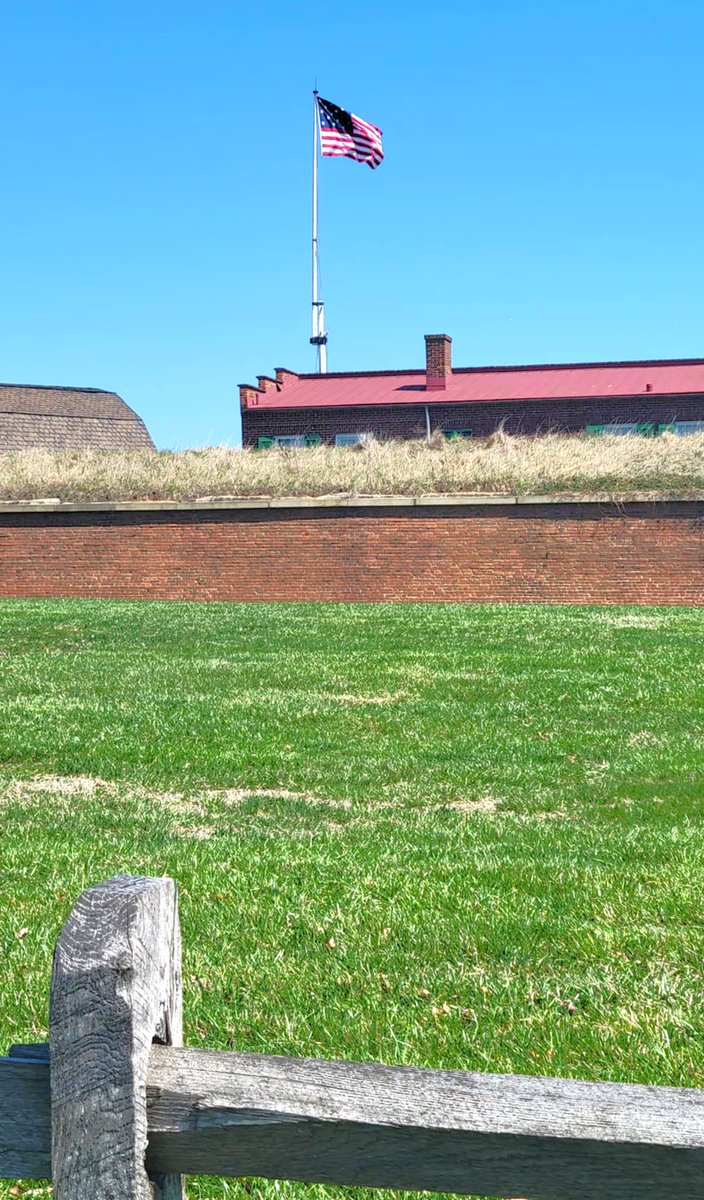 LtPaulFcb's tweet photo. Walked around Fort McHenry today to check out the cherry blossoms. @FortMcHenryNPS @TonyPannWBAL @JustinWeather https://t.co/ZowlmKvNRT