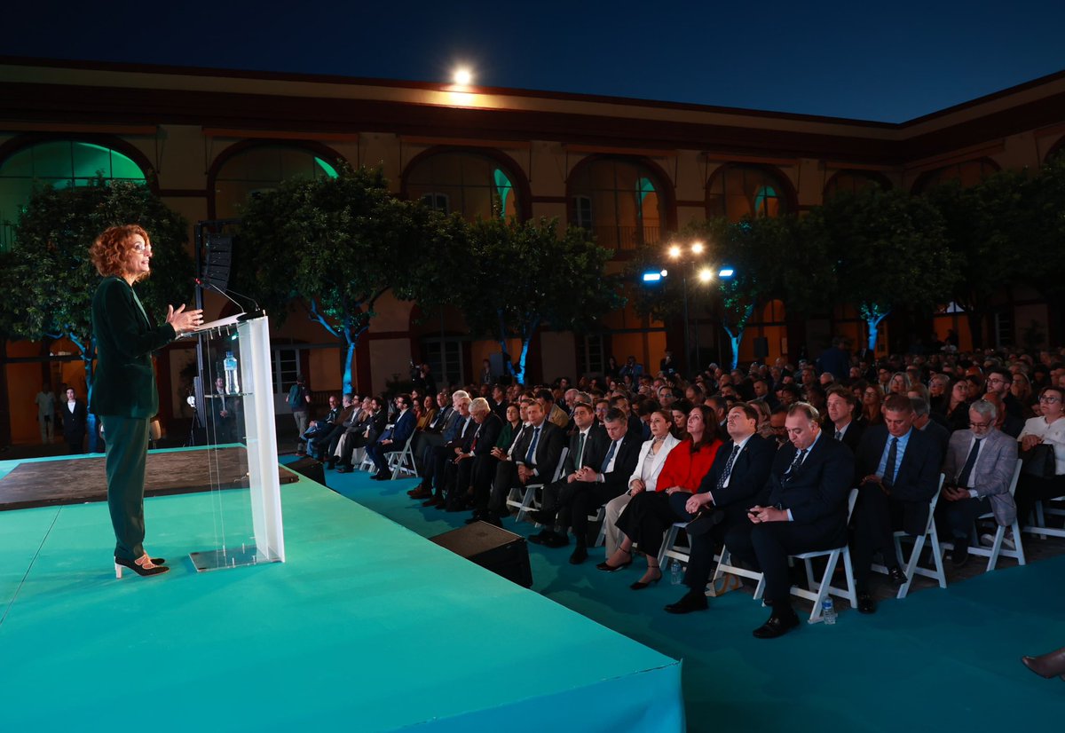 Encuentro del VI Foro Mundial de Desarrollo Económico Local en Sevilla  <a href="/WorldLEDForum/">World Forum of Local Economic Development (WFLED)</a> organizado por <a href="/FAMSI_Solidario/">FAMSI Solidario</a>, que reúne a más de 3.000 participantes de 100 países en estos días. El objetivo es impulsar los Objetivos de Desarrollo Sostenible y situar el desarrollo