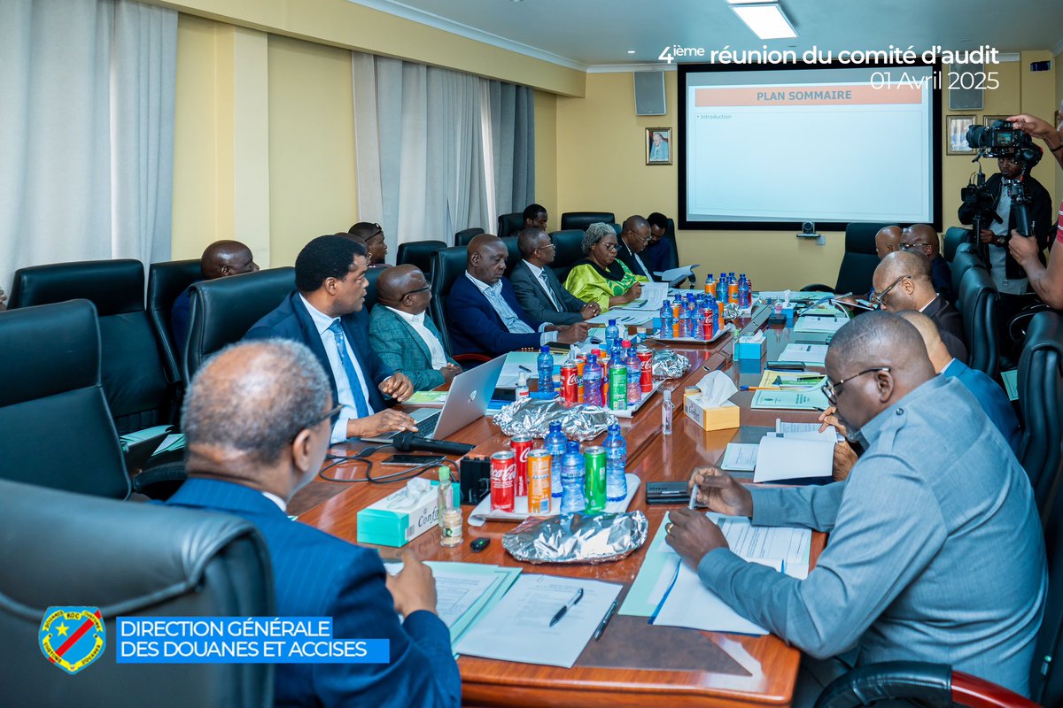 DOUANERDC's tweet image. La 4ᵉ réunion du comité d’audit s’est tenue ce lundi 1ᵉʳ avril 2025 à l’Administration Centrale de la DGDA, sous la présidence du Directeur Général des Douanes et Accises, Bernard KABESE MUSANGU. #DGDA #Audit