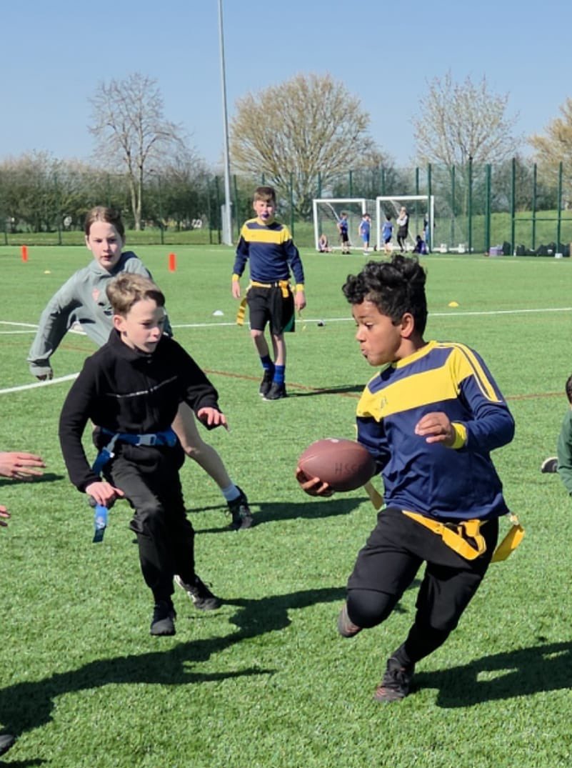 HuntsSSP's tweet image. Today we welcomed 15 teams and 120 children to our Y5/6 @NFLUKIRE Flag Football Practice Festival. 🏈🔥

The annual event allowed the children to practice the Flag skills they have been learning within lessons or extra curricular clubs against other schools. 👌