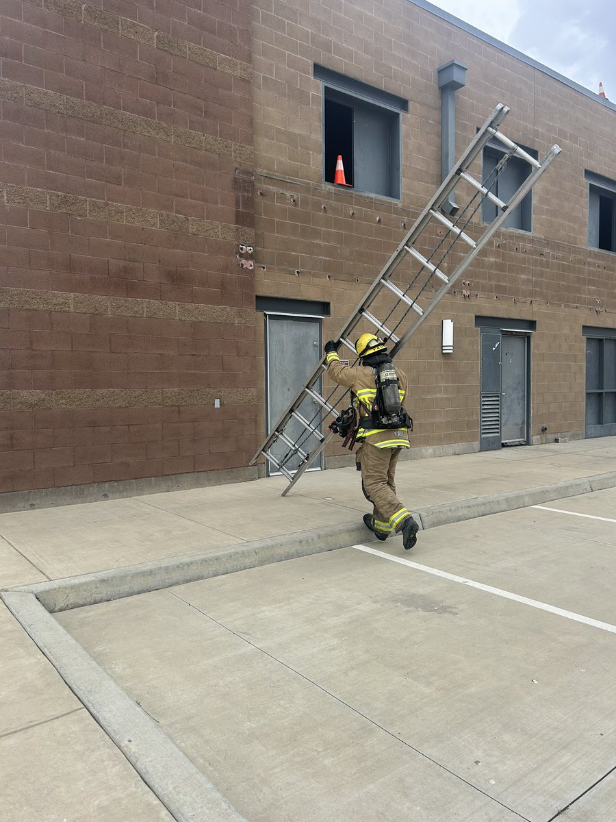 VisaliaFire's tweet photo. In April Visalia Fire will have 7 Firefighter-Paramedics completing their required 12-month Probationary skill evaluations. The skills include hydrant operations, hose deployment, ladders, vertical ventilation, forcible entry and a scenario of responding to a downed firefighter. https://t.co/KjTFD0MwVQ