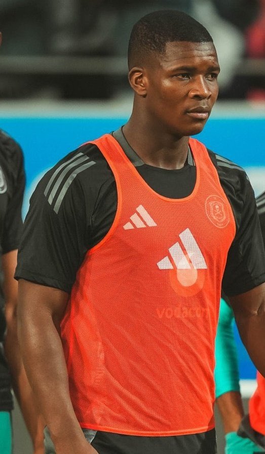 #OrlandoPirates
#CAFCL 
Mbokazi is the missing piece Pirates needed. The guy is holding his ground.