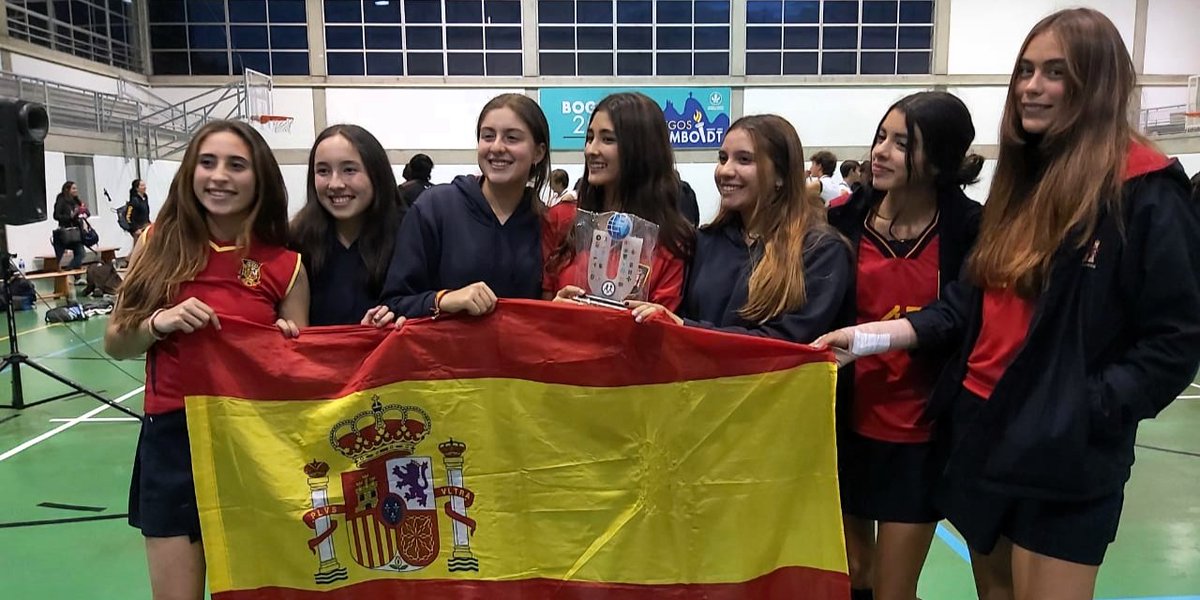 El pasado 20  de marzo, nuestro equipo juvenil femenino de atletismo logró el tercer  puesto en el Campeonato de Atletismo de Colegios UNCOLI, celebrado en el  Colegio Andino, competencia puso a prueba su  talento en salto, lanzamiento y velocidad ✨🏆 <a href="/AccEducativaExt/">Acción Educativa Exterior</a>