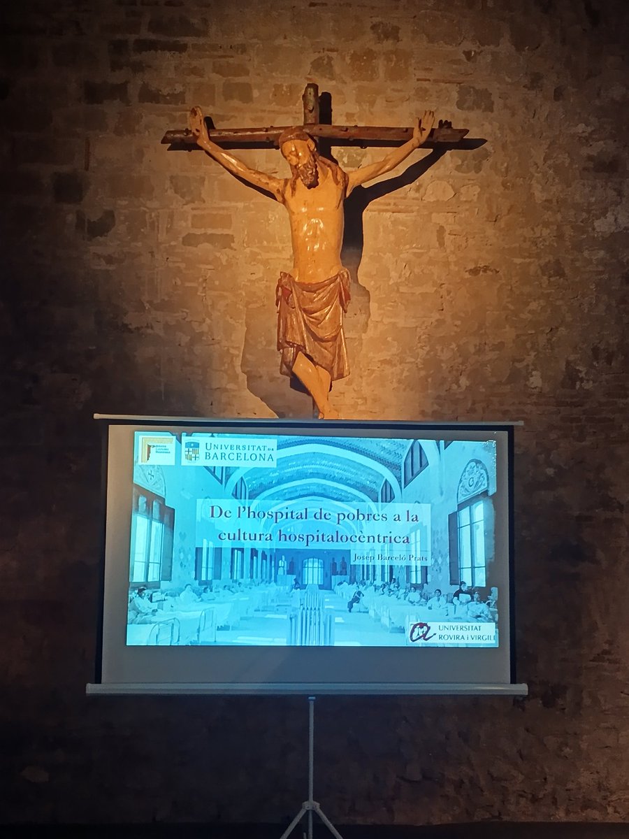 jbarceloprats's tweet image. Avui he tingut l&apos;oportunitat d&apos;impartir una classe del màster en cultures medievals de la @UniBarcelona. Però no ha estat un classe qualsevol, ja que s&apos;ha realitzat a l&apos;Hospital de Sant Saver. Gràcies al prof. @toniconejo72, @IRCVM i als responsables de la col·lecció Casacuberta.