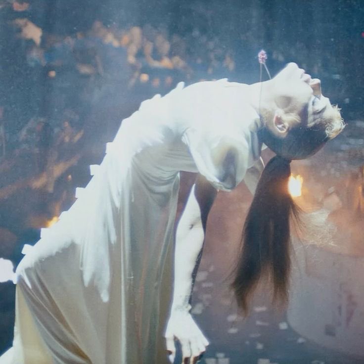 RHYTHMS OF THE NIGHT CONSUME MY BODY JUST LET THE MUSIC CONFISCATE MY SOULLLLLLLLLL