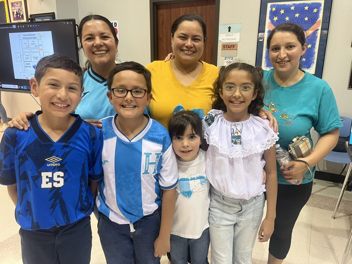 MatturroMEd's tweet photo. Today we #TeamedUpAgainstheSTAAR in our favorite team gear for #STAARSpiritWeek!! #BorntoWin #OneTeamOneGoal https://t.co/sr8b27s0xS