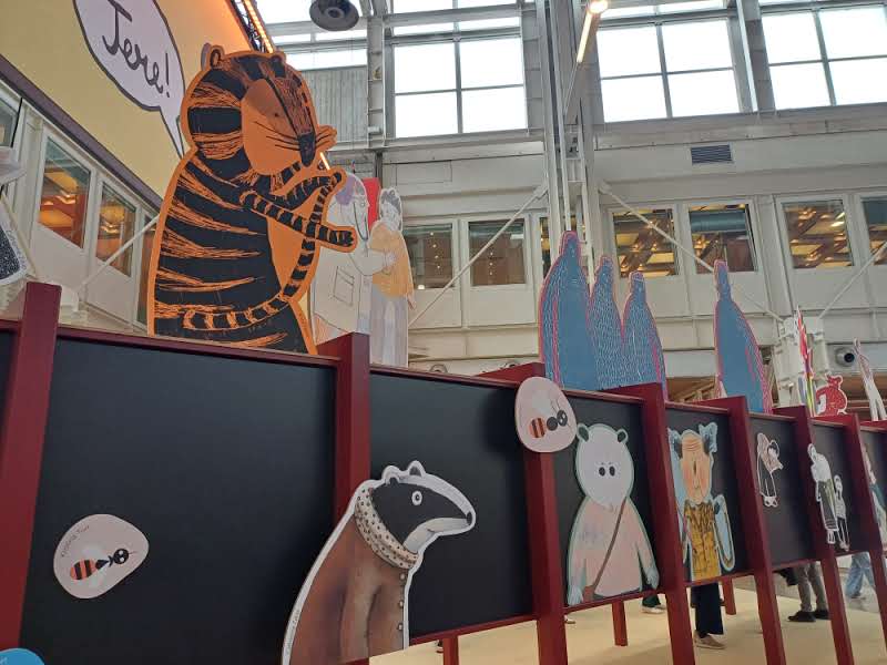 📸 Bologna Children's Book Fair: Day 2. Enjoy some pics from around the Fair today, including some of the Illustrators Exhibition from the Country of Honour Estonia and Eboni Waitere from @huiapublishers  participating in the Reading of The Convention on the Rights of the Child.