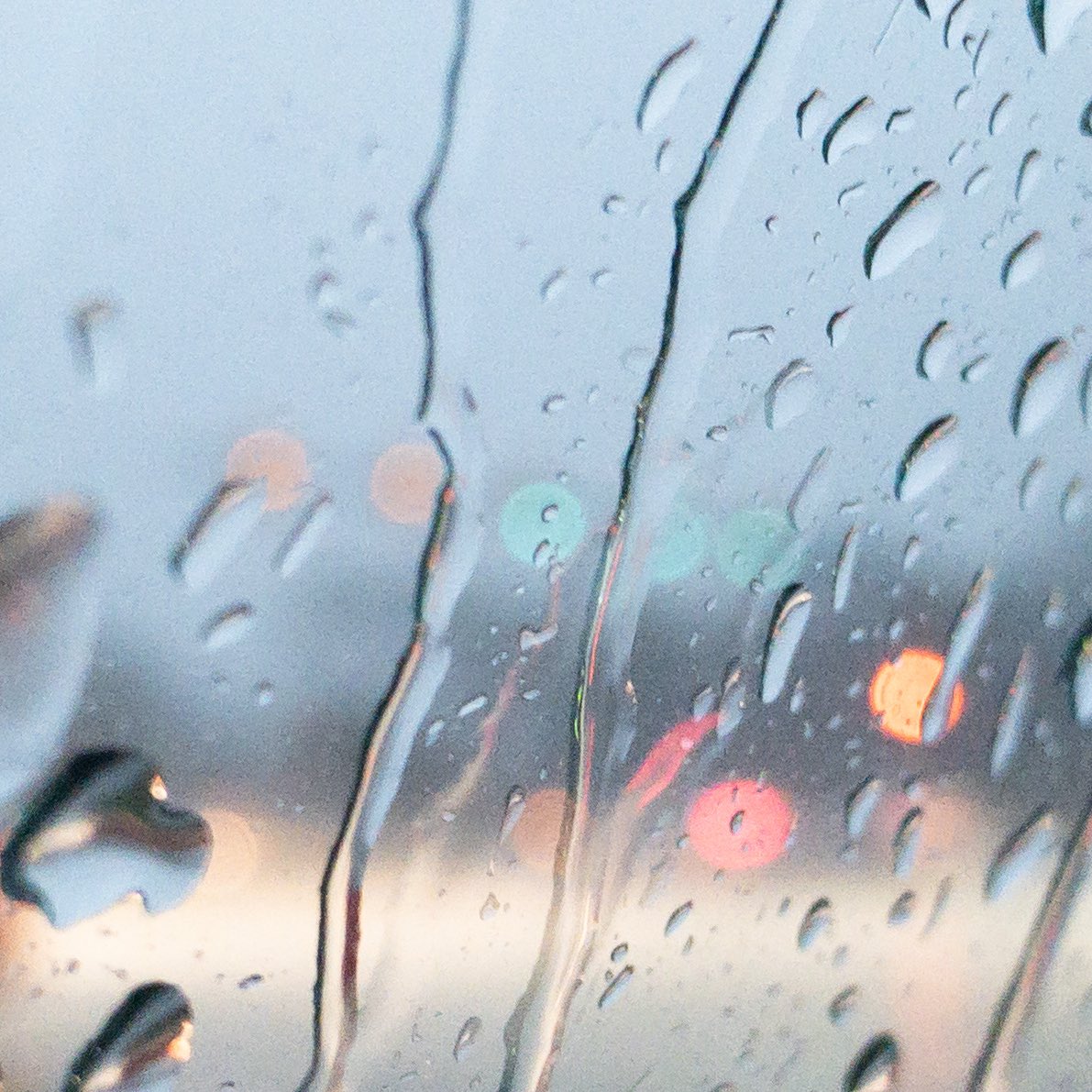 Stark788768's tweet photo. Rainy day in car ride https://t.co/z7iMut32lG