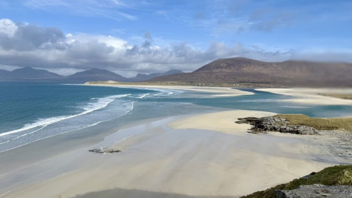 Nigeparkin's tweet image. We’ve spent the winter travelling around Scotland. This beach on the Isle of Harris is hard to beat. 

Seilebost beach &amp;amp; Luskentyre beyond.