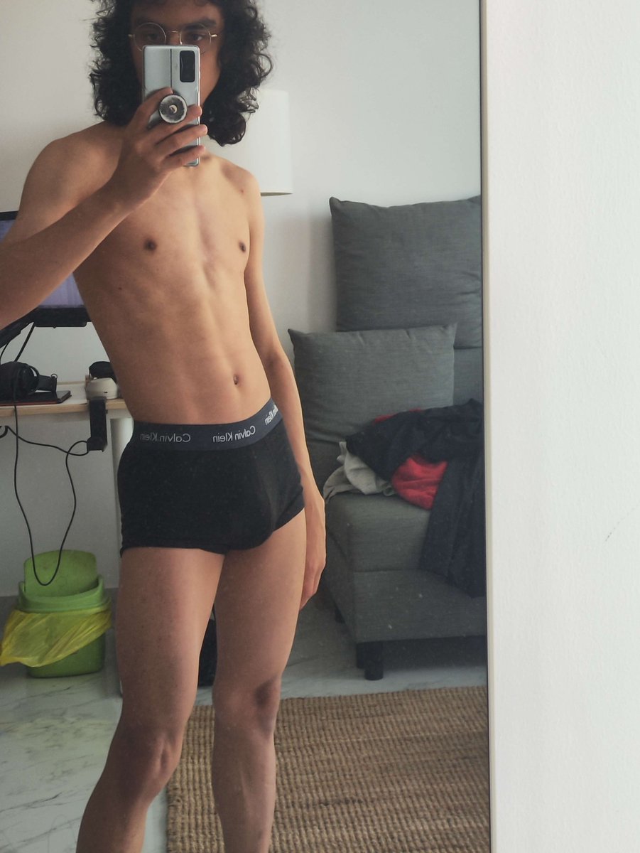 CatMathPhys's tweet image. 2 months and 2 weeks in.
Definitely seen some big gains, I finally got volume on my pecs and I definitely feel healthier and stockier.

Damn if people told me it only took this short to see results I probs would've started earlier.