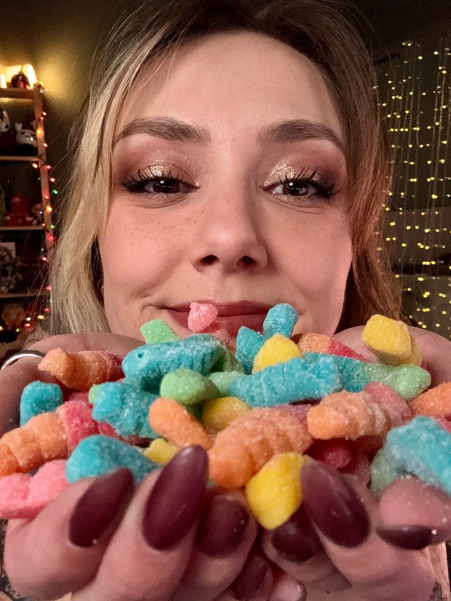 I got the SWEETEST care package from <a href="/Trolli_USA/">Trolli Candy</a> and <a href="/elgato/">Elgato</a>!! 🍬✨
win awesome gaming gear for you and 3 friends by grabbing your own bags of the brand new Trolli Sour Brite Squad flavours!!🩷

to enter, head to 
🐛 trolli.com/elgato 🐛
#ElgatoPartner #Ad