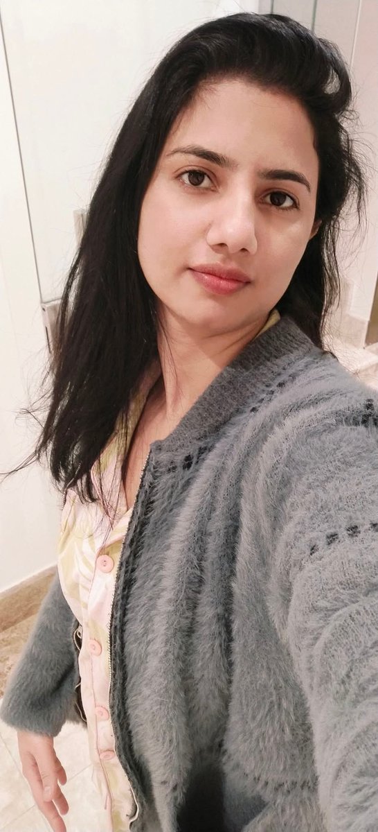 ابھی باقی ہے مسکراہٹ چہرے پر ہم کہاں زندگی سے ہارے ہیں