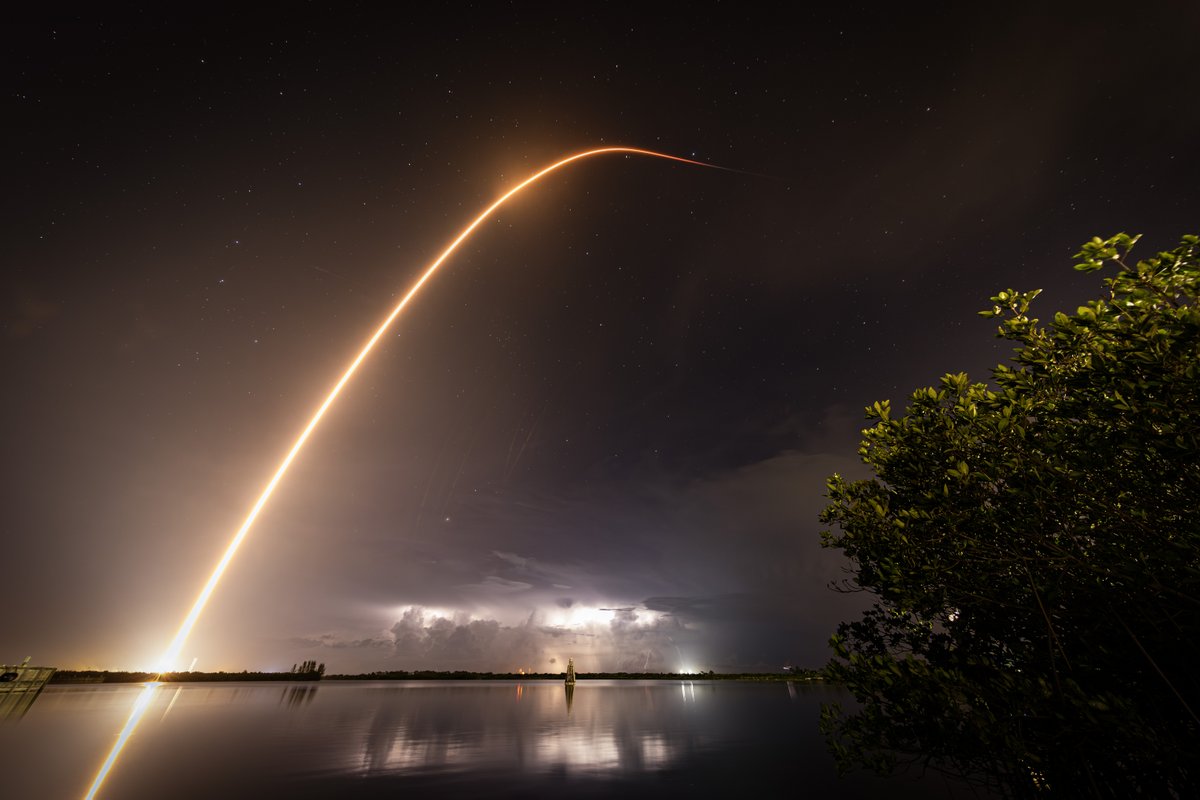 SLDelta45's tweet image. Here's something you really can believe, no #AprilFools

Yesterday, there were two launches from the Eastern Range in less than 6 hours.

SLD 45 supported the launch of Starlink 6-80 as well as the crewed launch of FRAM2. 

🚀 : Starlink 6-80 &amp;amp; FRAM2 

2025 Launch Count: 2️⃣ 7️⃣