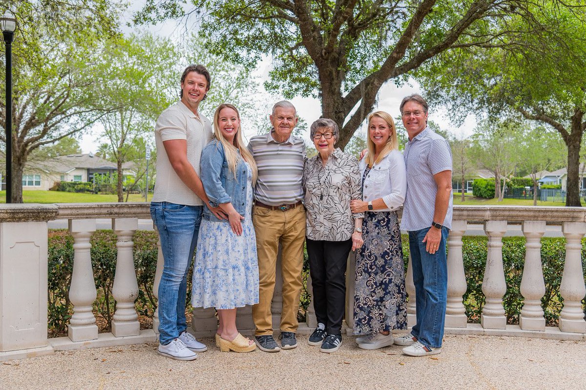 DannyWBennett's tweet image. Had a wonderful time at Nonnie and Papa’s 90th Birthday Celebration! We were missing a few of our Bennett clan but we felt the love from near and far! Happy Birthday Mom and Dad Bennett! You both are so deeply loved! #SonnyAndSue #90YearsYoung