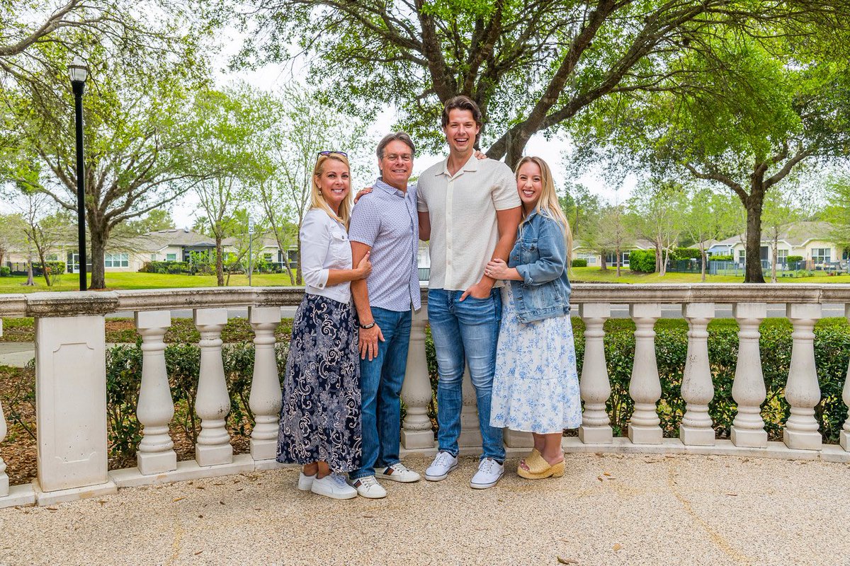 DannyWBennett's tweet image. Had a wonderful time at Nonnie and Papa’s 90th Birthday Celebration! We were missing a few of our Bennett clan but we felt the love from near and far! Happy Birthday Mom and Dad Bennett! You both are so deeply loved! #SonnyAndSue #90YearsYoung