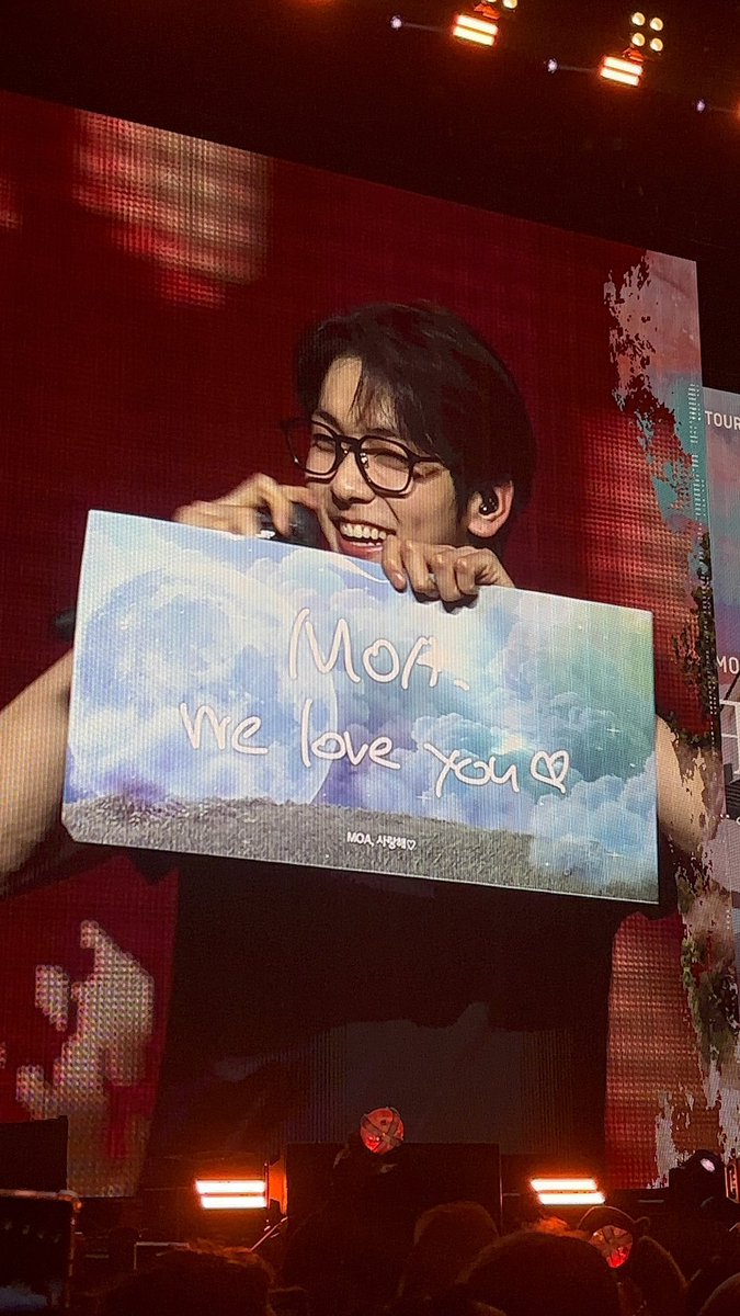 wonusangel's tweet photo. STOP IT HES SO ADORABLE https://t.co/VCh0Ins7V5