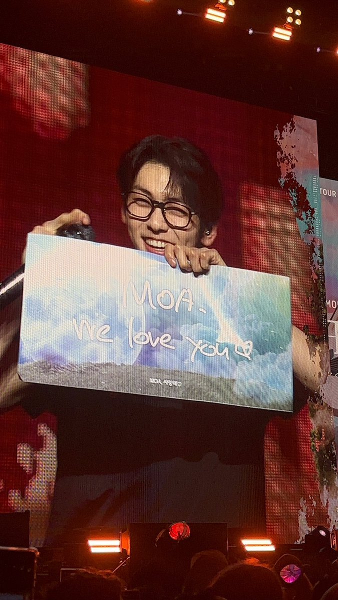 wonusangel's tweet photo. STOP IT HES SO ADORABLE https://t.co/VCh0Ins7V5