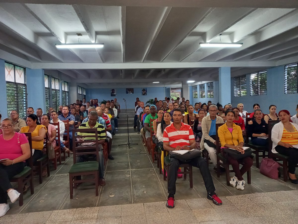 Muy buenos los intercambios realizados hoy  en los municipios Manatí, Puerto Padre y Jesús Menéndez, en función de trabajar fuerte para  elevar las producciones y la calidad de los servicios que se prestan a la población  #PorLasTunasLaVictoria #SíSePuede