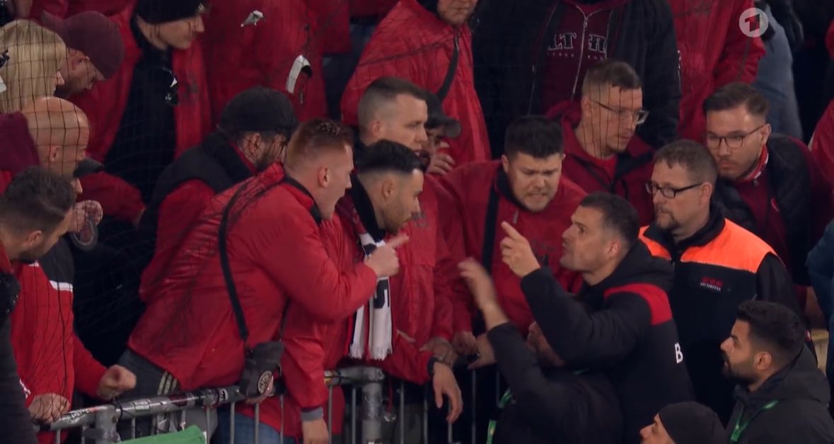 versuchen die tatsächlich mit nem albaner zu diskutieren?