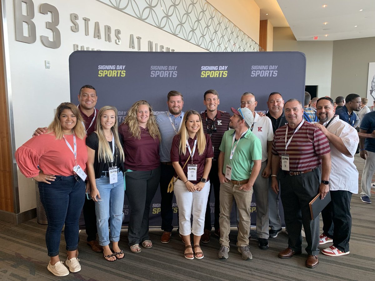 Register for Coaching School TODAY!! From the connections made to the knowledge passed along, it’s more than worth it! #THSCABrandAmbassador #THSCA