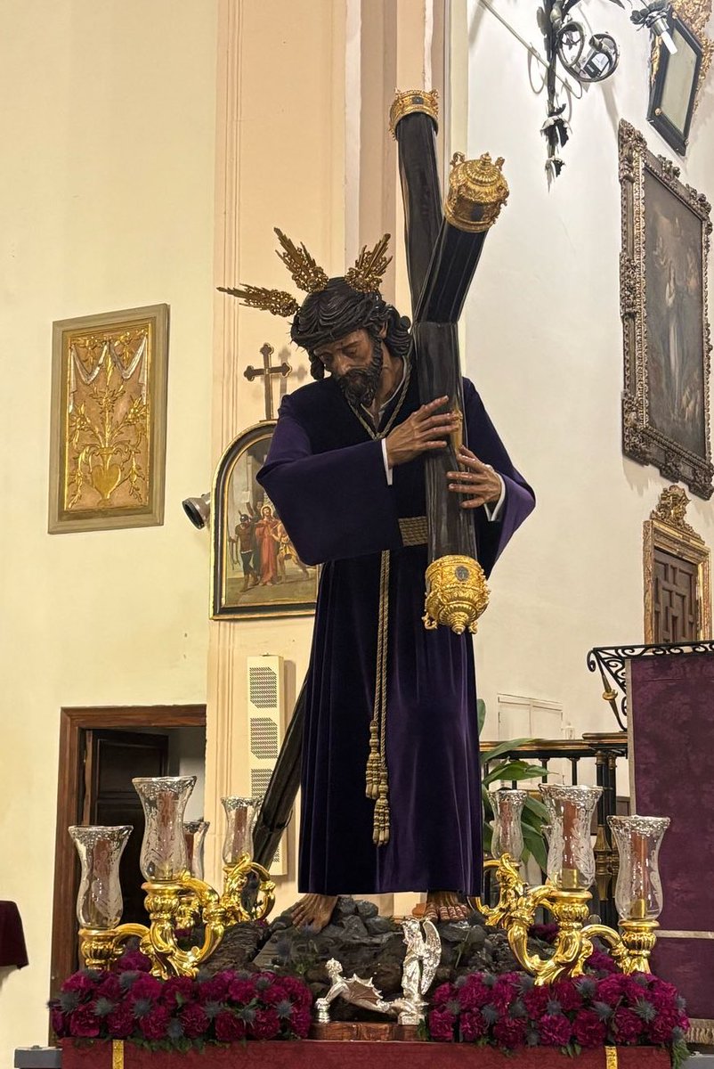Pasionyestrella's tweet photo. ACTUALIDAD | Nuestros Sagrados Titulares ya presiden la Parroquia de Nuestro Salvador, preparados para la celebración del Triduo cuaresmal y el Vía Crucis de reglas, dispuestos en las andas exornadas por Floristería Flor de las Nieves. https://t.co/nCTmaTlJZy