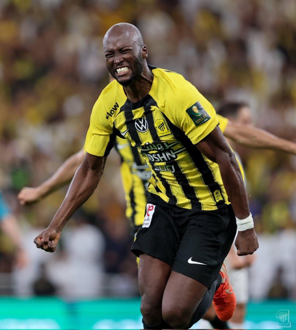 والله يا خالي انك رجااااااال و صندييييييييد و مغواااار الف مبروك يا اتحاديستا 💛💛💛💛